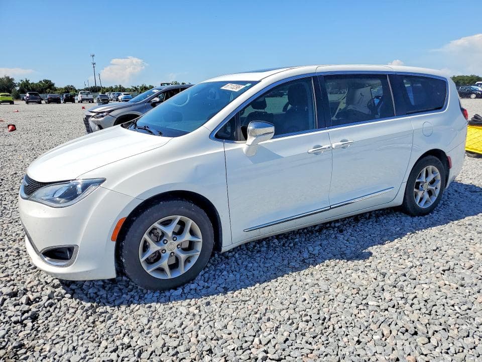 2019 CHRYSLER PACIFICA LIMITED - 1