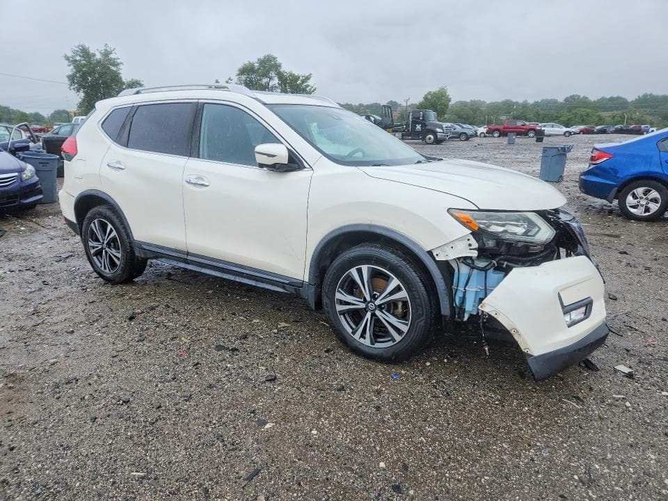 2017 NISSAN ROGUE SL 4