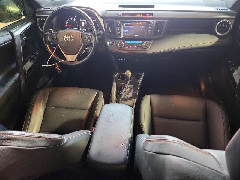 2018 TOYOTA RAV4 SE 8