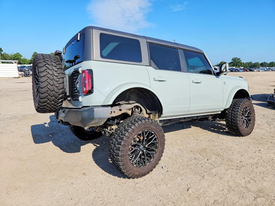 2024 FORD BRONCO OUTER BANKS 3