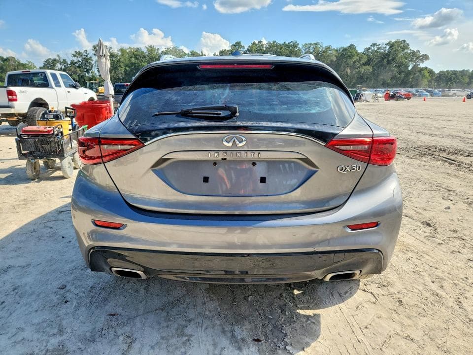 2017 INFINITI QX30 PREMIUM 6