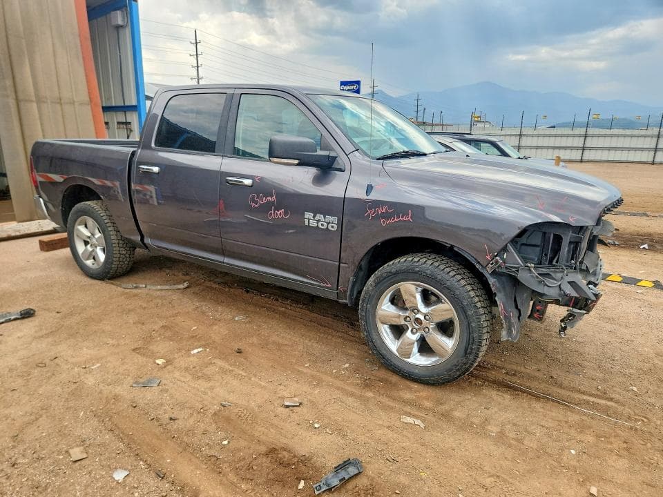2017 RAM 1500 SLT 4