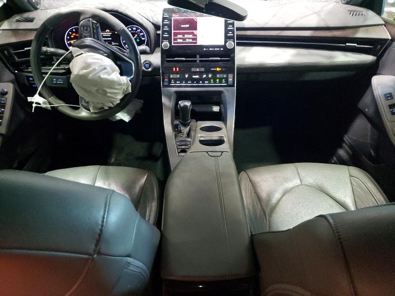 2019 TOYOTA AVALON LIMITED 8