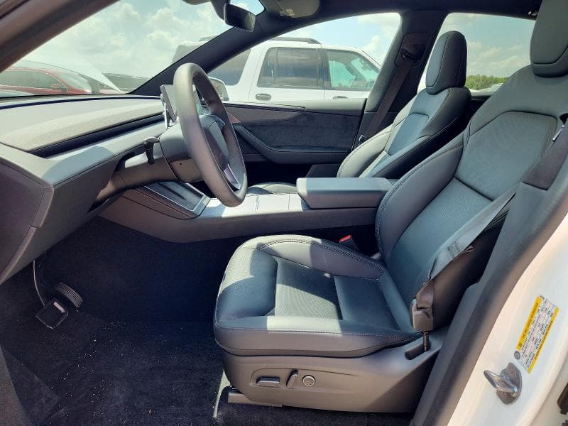 2026 TESLA MODEL Y 7