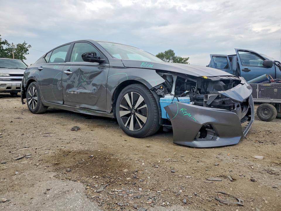 2022 NISSAN ALTIMA SV 4