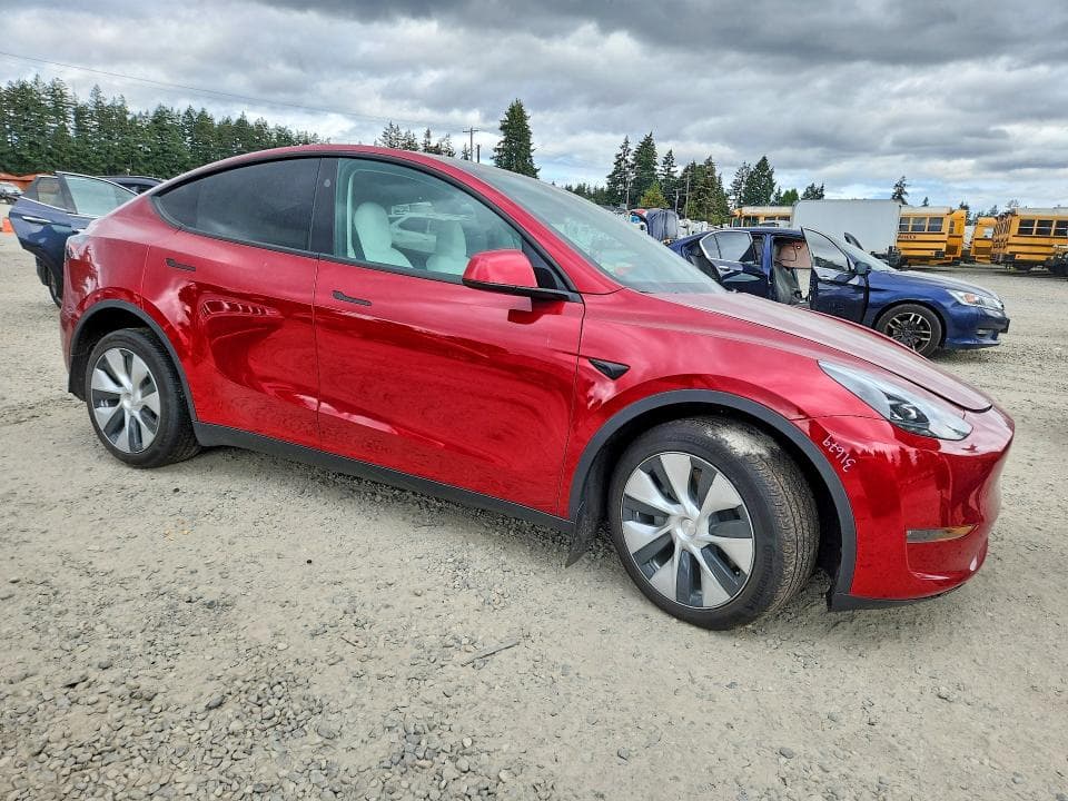 2024 TESLA MODEL Y 4