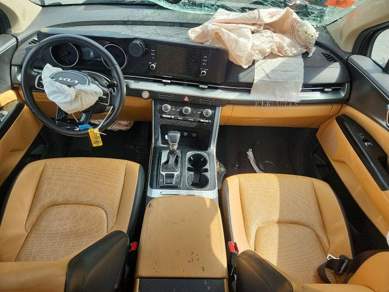 2024 KIA CARNIVAL LX 8