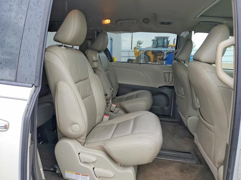 2017 TOYOTA SIENNA XLE 8-PASSENGER 11