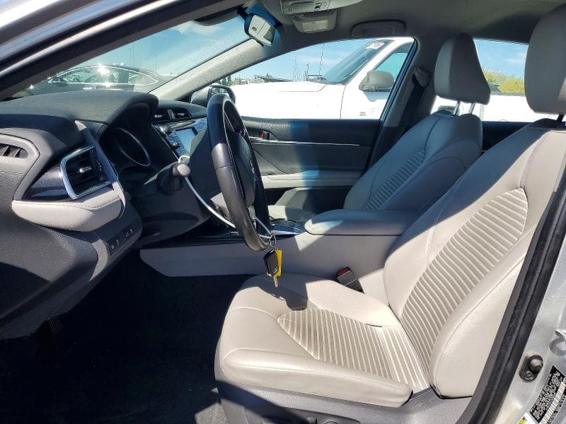 2018 TOYOTA CAMRY SE 7