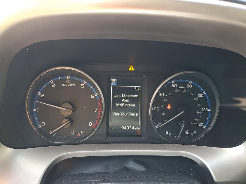 2018 TOYOTA RAV4 LE 9