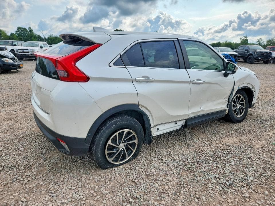 2020 MITSUBISHI ECLIPSE CROSS ES 3