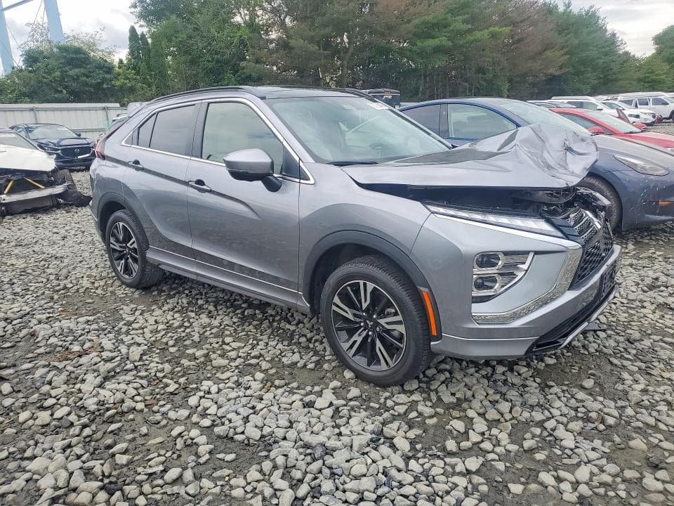 2024 MITSUBISHI ECLIPSE CROSS SE 4