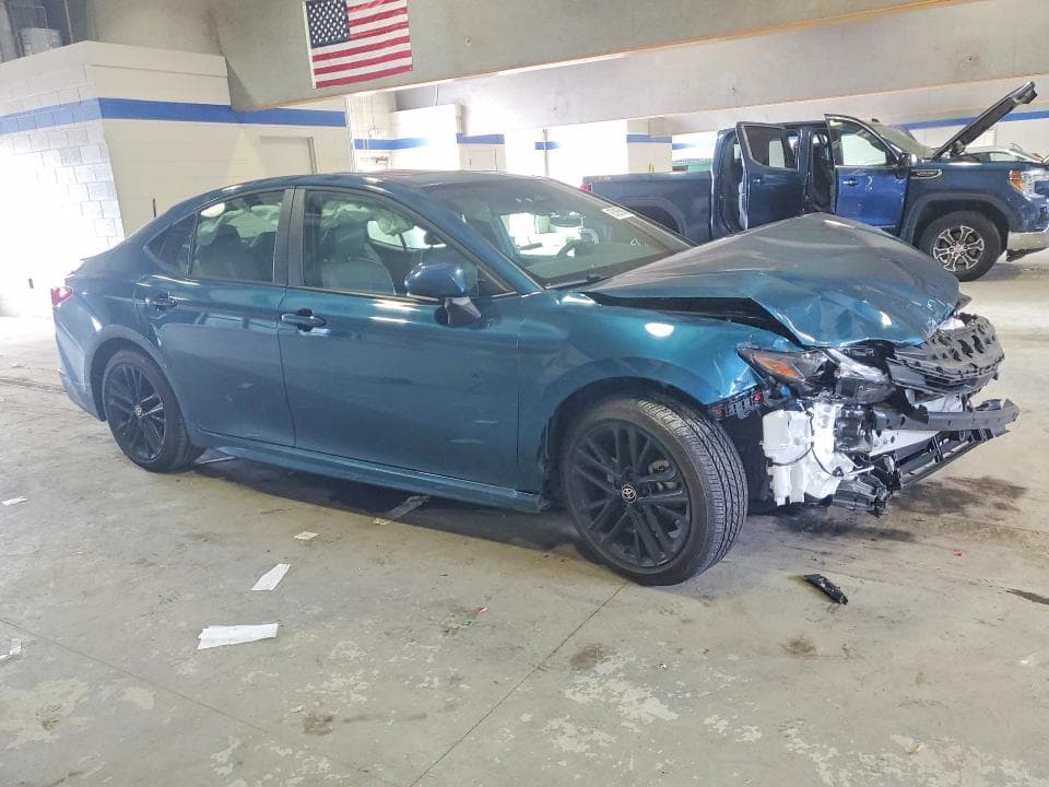 2025 TOYOTA CAMRY SE 4