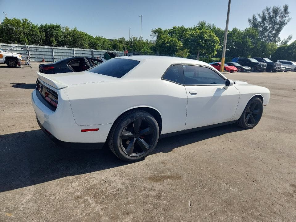 2018 DODGE CHALLENGER SXT 3