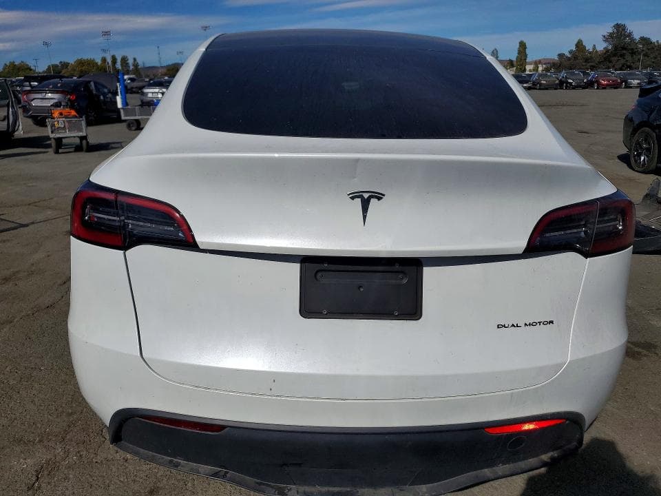 2023 TESLA MODEL Y 6