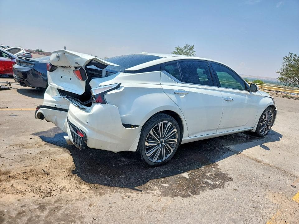 2023 NISSAN ALTIMA SL 3