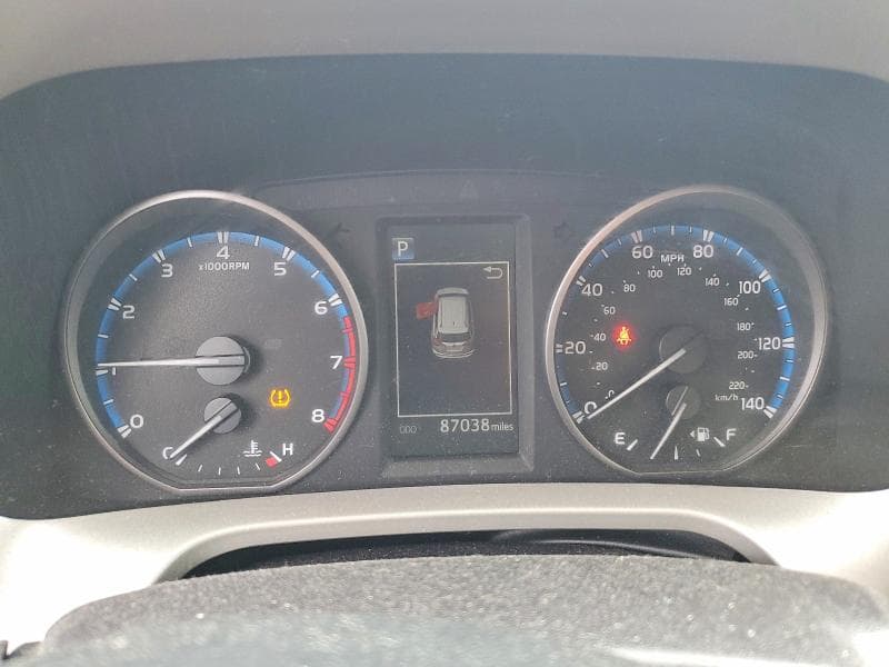 2017 TOYOTA RAV4 XLE 9