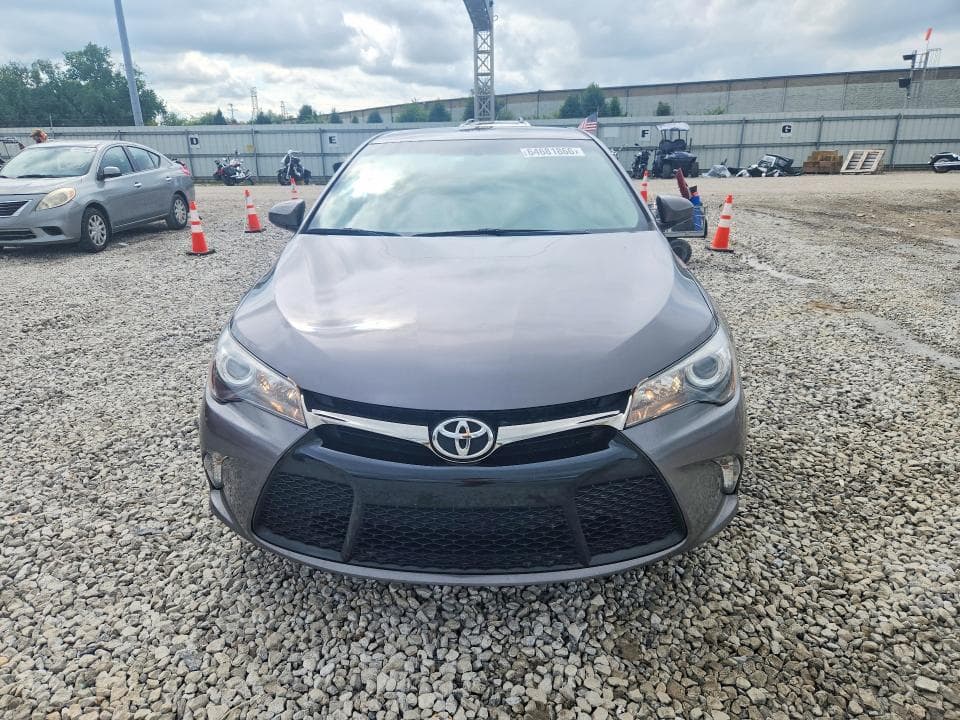 2017 TOYOTA CAMRY SE 5