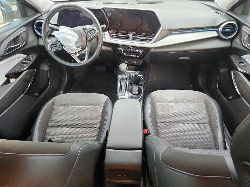 2025 CHEVROLET TRAX 1LT 8