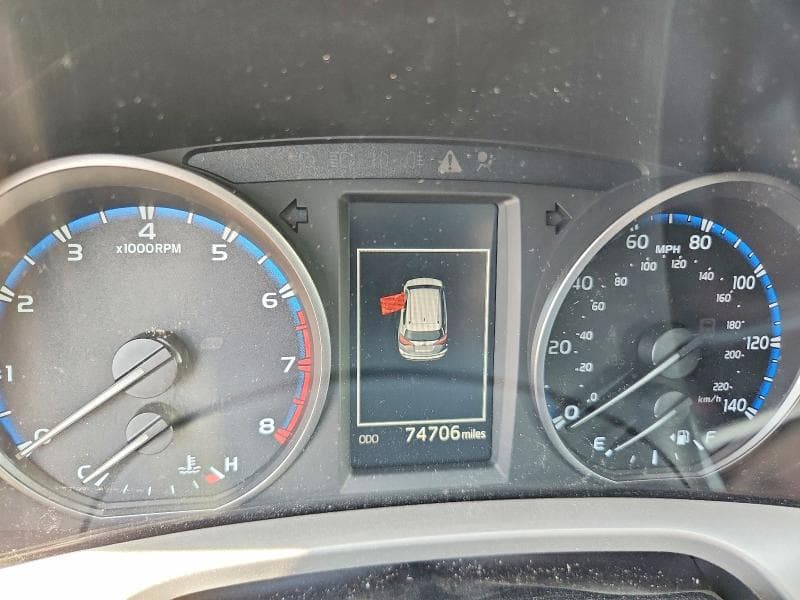 2017 TOYOTA RAV4 XLE 9