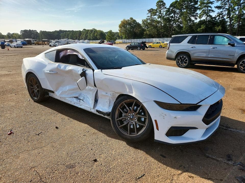 2025 FORD MUSTANG 4