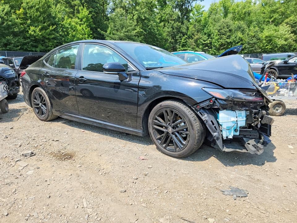 2025 TOYOTA CAMRY SE 4