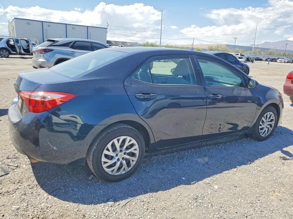 2017 TOYOTA COROLLA LE 3