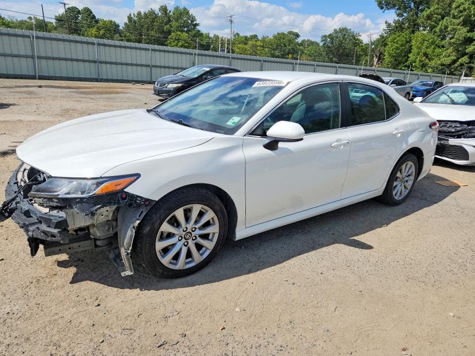 2018 TOYOTA CAMRY LE - 1