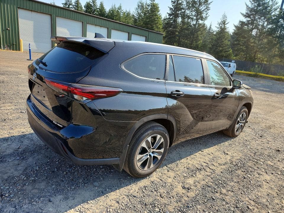 2026 TOYOTA HIGHLANDER XLE 3