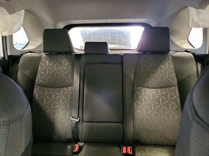 2022 TOYOTA RAV4 XLE 10