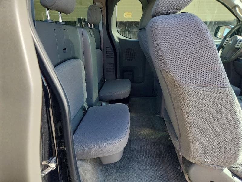 2017 NISSAN FRONTIER S 10