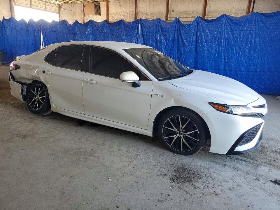 2021 TOYOTA CAMRY SE 4
