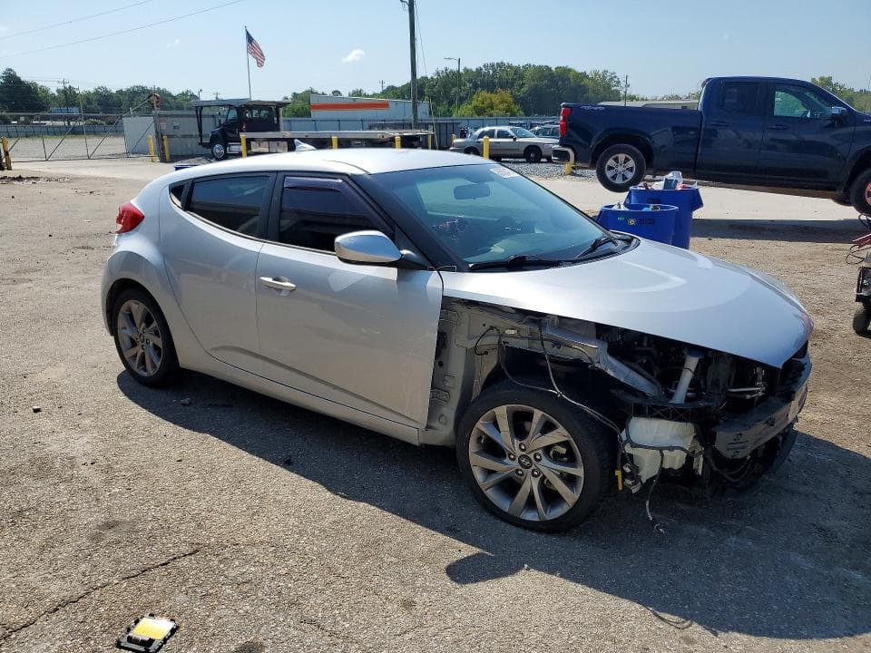 2017 HYUNDAI VELOSTER BASE 4