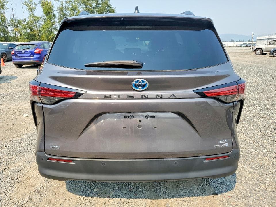 2021 TOYOTA SIENNA XLE 6