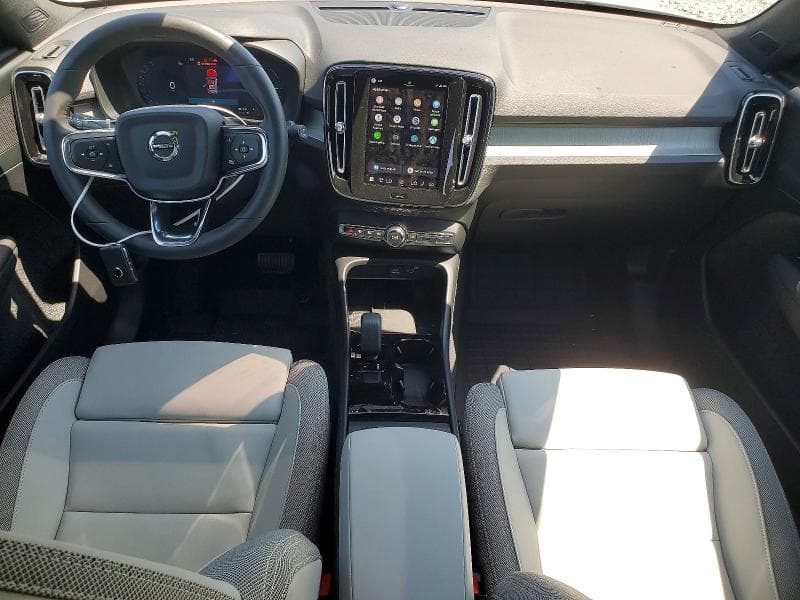 2026 VOLVO EX40 PLUS 8