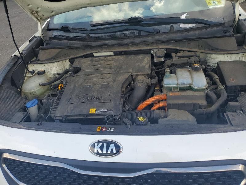 2017 KIA NIRO LX 11