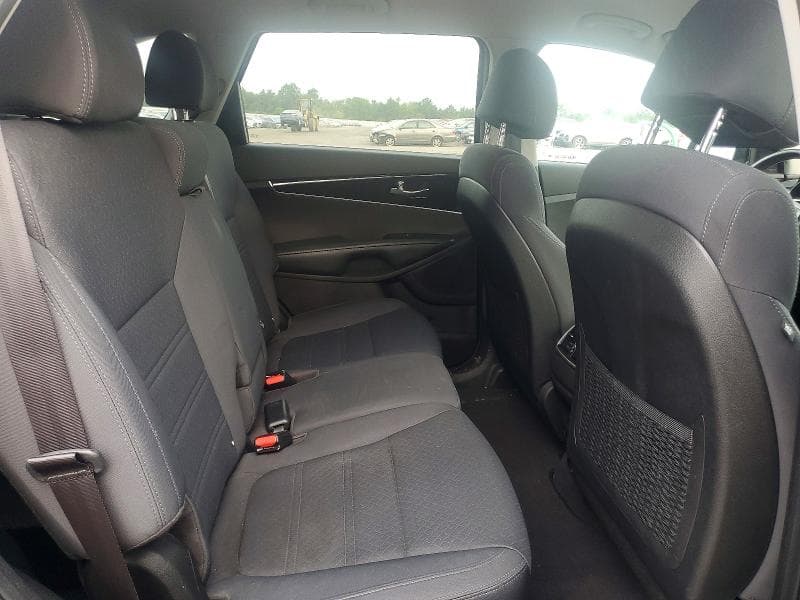 2017 KIA SORENTO LX 11