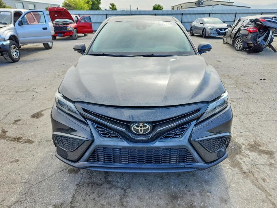 2021 TOYOTA CAMRY SE 5