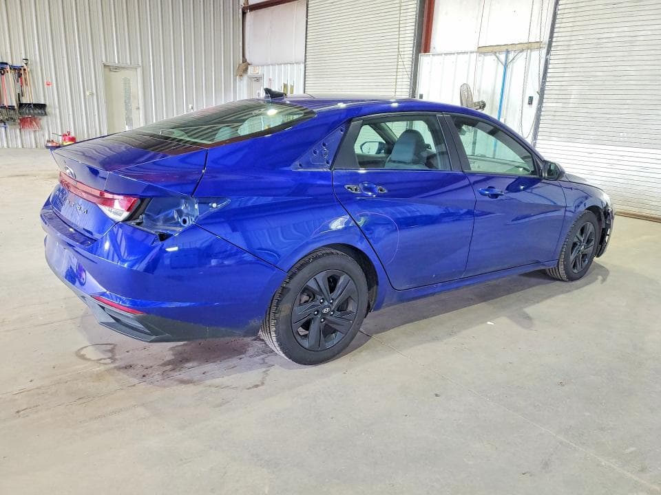 2023 HYUNDAI ELANTRA SEL 3