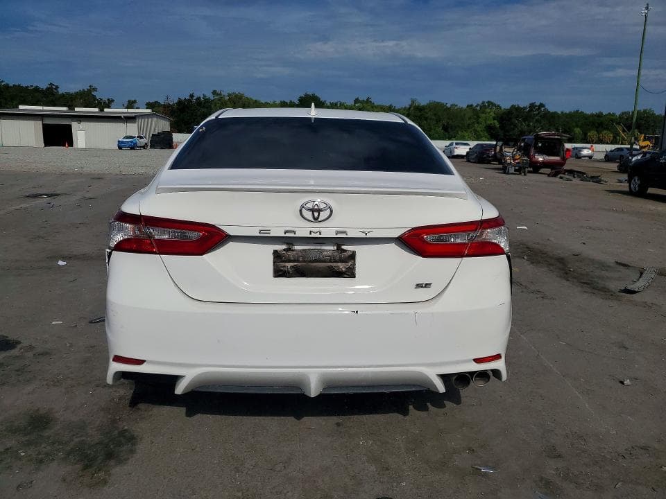 2020 TOYOTA CAMRY SE 6