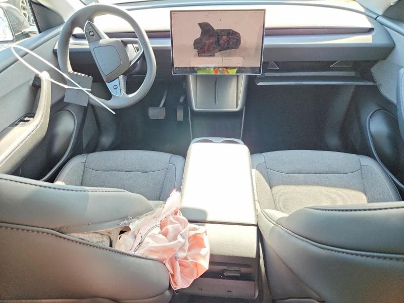 2026 TESLA MODEL Y 8