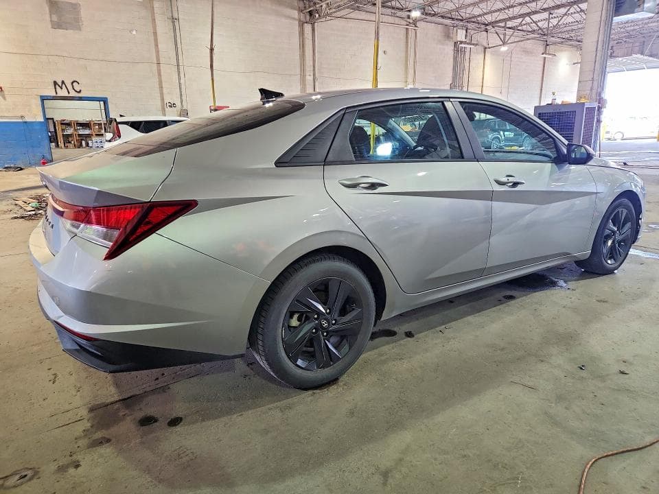 2021 HYUNDAI ELANTRA SEL 3