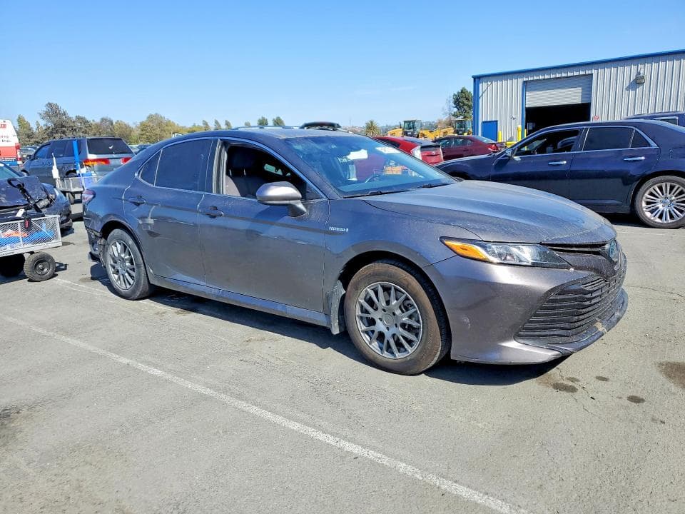 2020 TOYOTA CAMRY LE 4