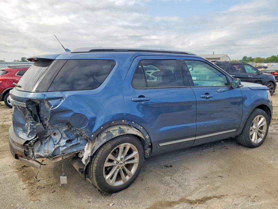 2019 FORD EXPLORER XLT 3