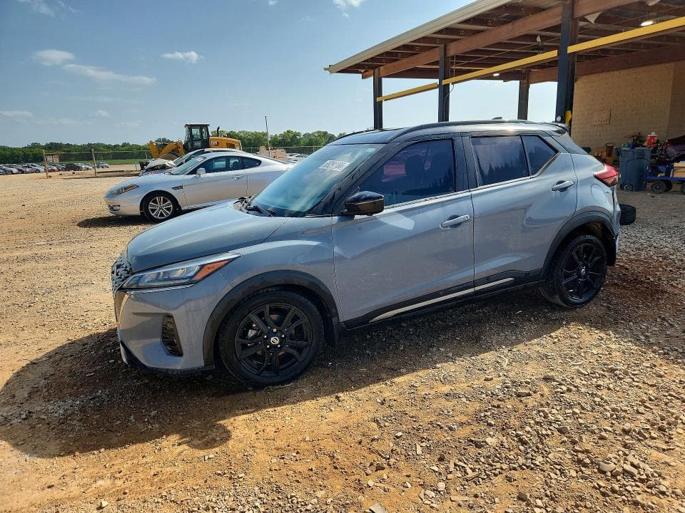 2021 NISSAN KICKS SR - 1