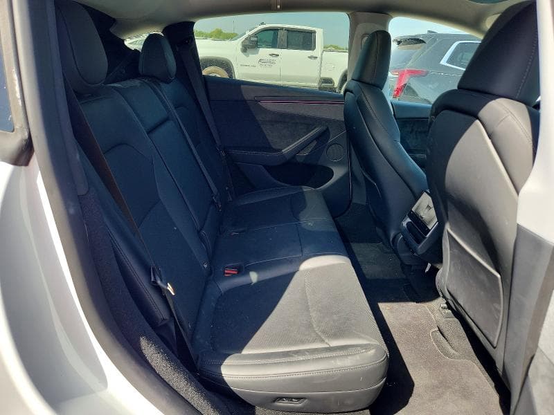 2026 TESLA MODEL Y 10