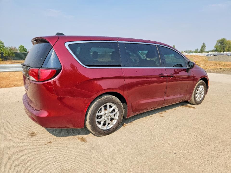 2022 CHRYSLER VOYAGER LX 3
