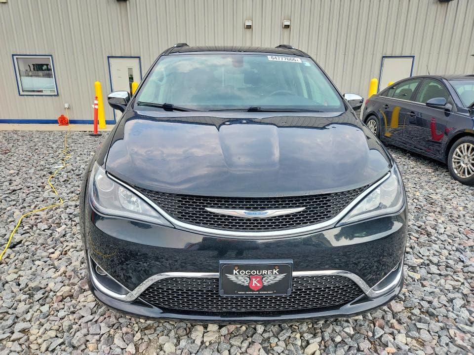2018 CHRYSLER PACIFICA LIMITED 5