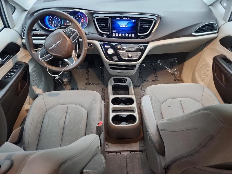 2017 CHRYSLER PACIFICA TOURING 8