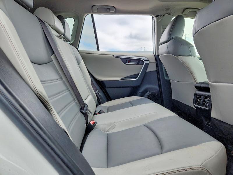 2019 TOYOTA RAV4 LIMITED 11